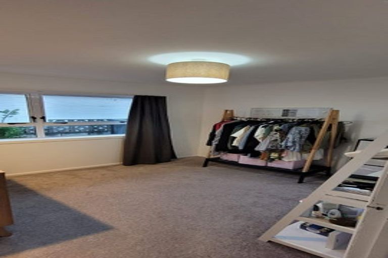 Photo of property in 7 Ranger Place, Wattle Downs, Auckland, 2103