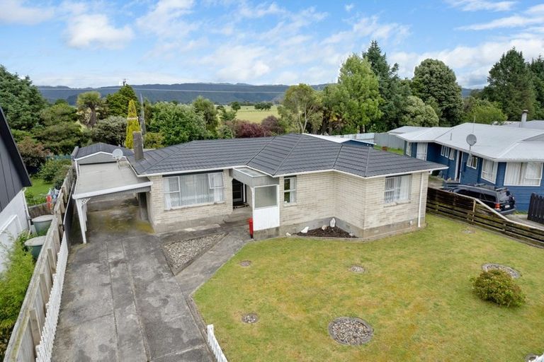 Photo of property in 37 Strathmore Avenue, Levin, 5510