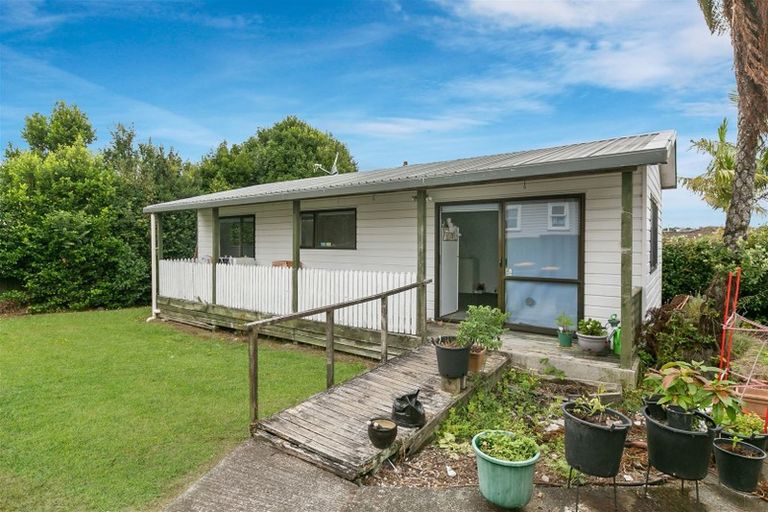 Photo of property in 48 Astley Avenue, New Lynn, Auckland, 0600