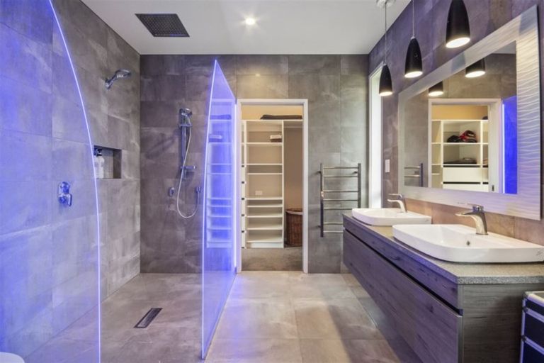 Photo of property in 2d Country Club Lane, Waiuku, 2123