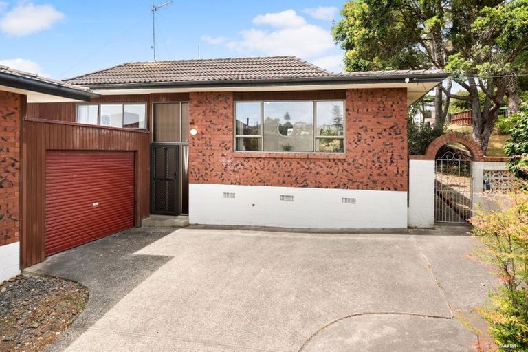 Photo of property in 2/723 Beach Road, Browns Bay, Auckland, 0630