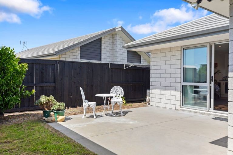 Photo of property in 11 Crest Way, Papamoa, 3118