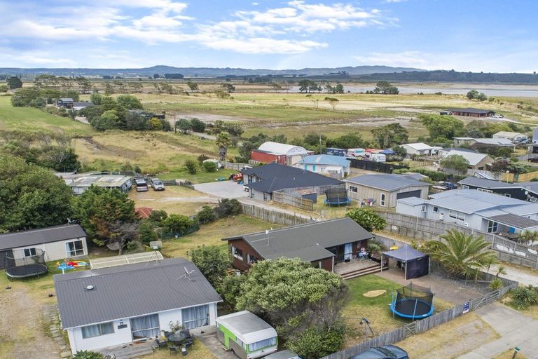 Photo of property in 430 Pukehina Parade, Pukehina, Te Puke, 3189