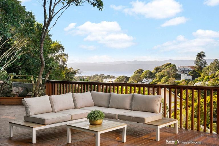 Photo of property in 4 Raroa Crescent, Northland, Wellington, 6012