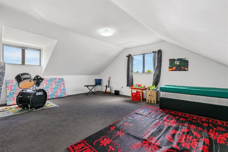 Photo of property in 15 Sawtell Place, Northcote, Christchurch, 8052