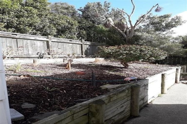 Photo of property in 2 Alister Way, Churton Park, Wellington, 6037