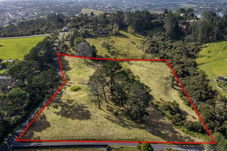 Photo of property in 15 Elmore Road, Paremoremo, Auckland, 0793