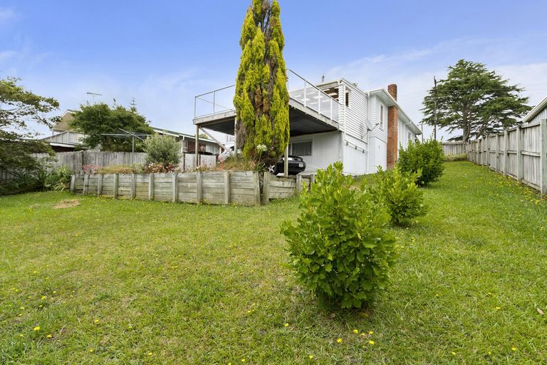 Photo of property in 34 Ranui Avenue, Ranui, Auckland, 0612