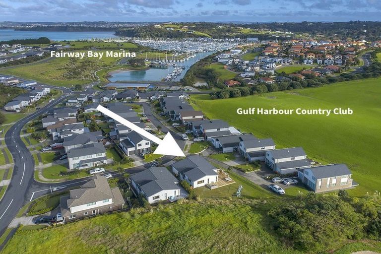 Photo of property in 33 Kaipuke Crescent, Gulf Harbour, Whangaparaoa, 0930