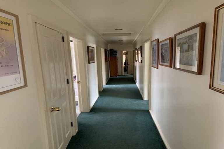 Photo of property in 43 Sevenoaks Drive, Bryndwr, Christchurch, 8053