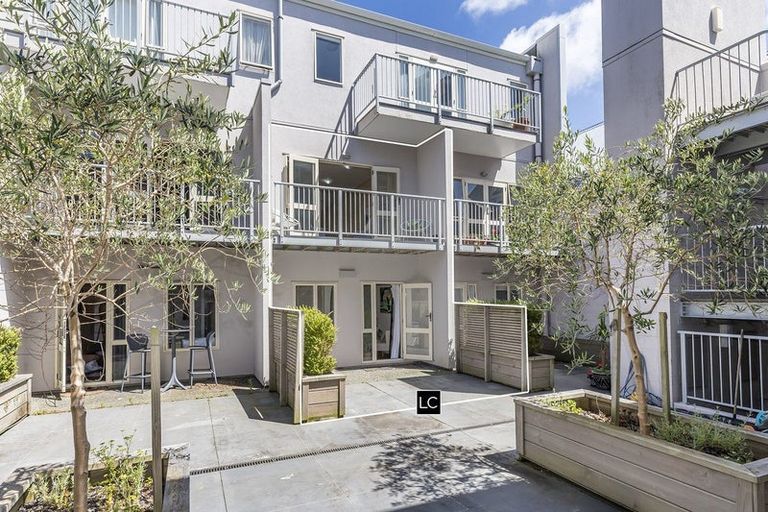 Photo of property in Luxford Villas, 114/72 Herald Street, Berhampore, Wellington, 6023