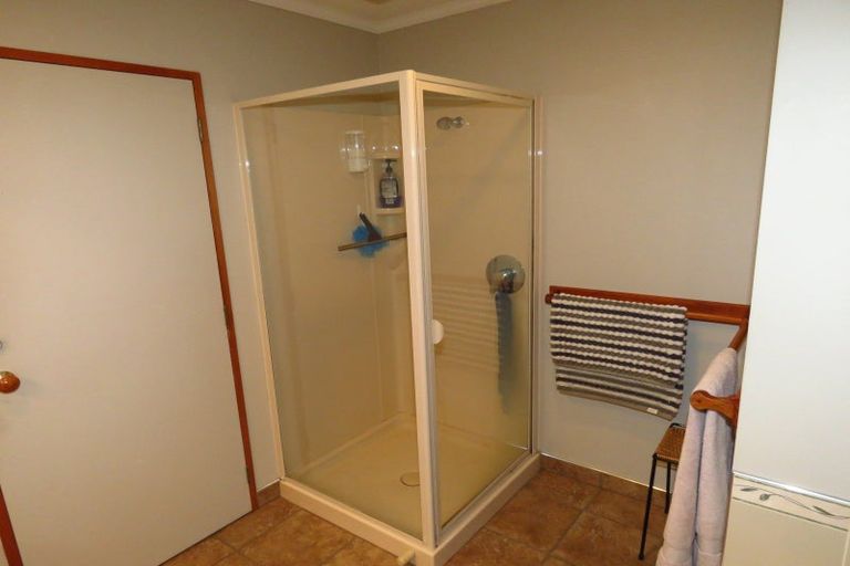 Photo of property in 19 Kew Road, Westport, 7825