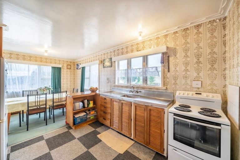 Photo of property in 39 Beaumaris Crescent, Ascot Park, Porirua, 5024