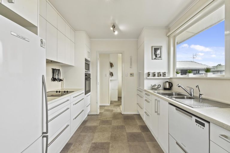 Photo of property in 10 Lomas Place, Manurewa, Auckland, 2102