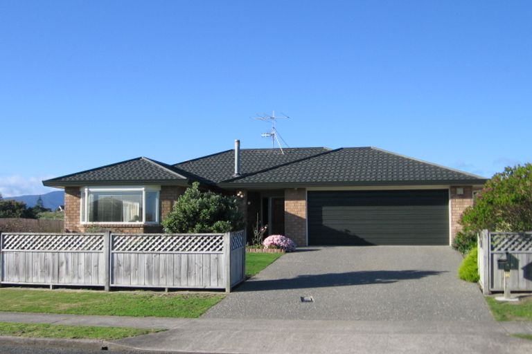 Photo of property in 22 Barrett Drive, Waikanae Beach, Waikanae, 5036