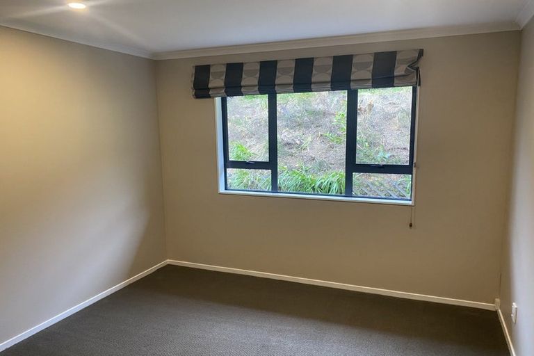 Photo of property in 12 Mcewen Crescent, Riverstone Terraces, Upper Hutt, 5018