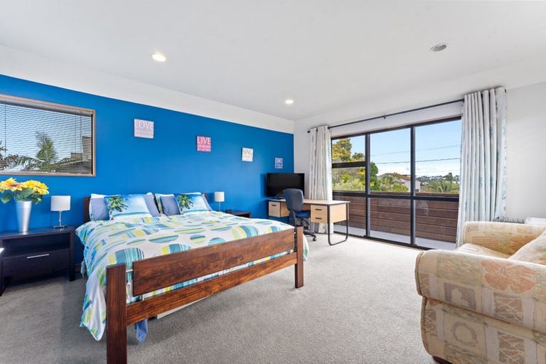 Photo of property in 27 Gulf View Road, Murrays Bay, Auckland, 0630