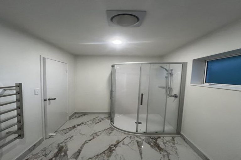 Photo of property in 3a Christina Avenue, Te Atatu South, Auckland, 0602