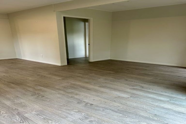 Photo of property in 2/36 Pakira Avenue, Glendene, Auckland, 0602