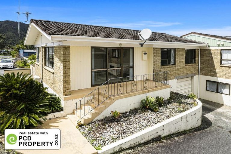 Photo of property in 27 Kamo Road, Regent, Whangarei, 0112