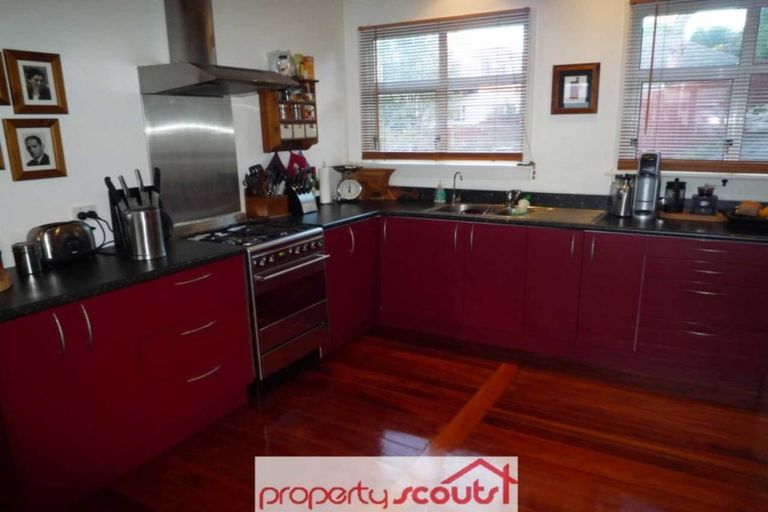 Photo of property in 18 Earls Road, Saint Clair, Dunedin, 9012