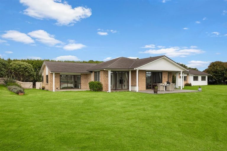 Photo of property in 135b Hutchinson Road, Helensville, 0875