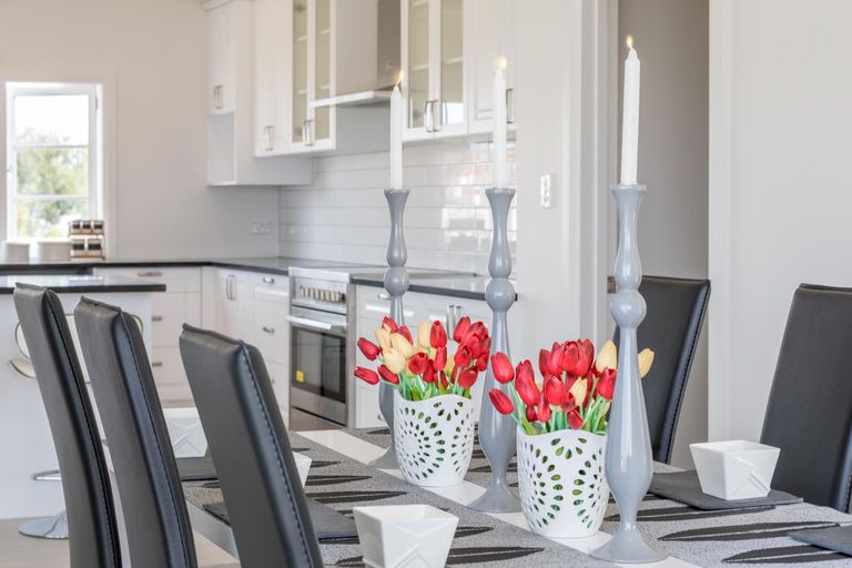 Photo of property in 21 Grove Way, Riverhead, 0820