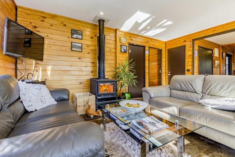 Photo of property in 100 Goldfinch Street, Ohakune, 4625