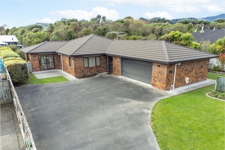 Photo of property in 18 Ludlam Way, Otaki, 5512