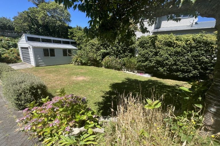 Photo of property in 90 Nottingham Street, Karori, Wellington, 6012