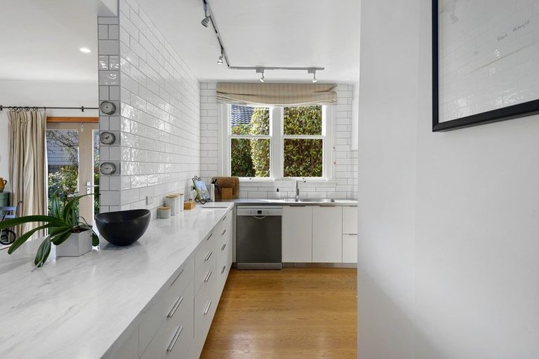 Photo of property in 83a Hackthorne Road, Cashmere, Christchurch, 8022