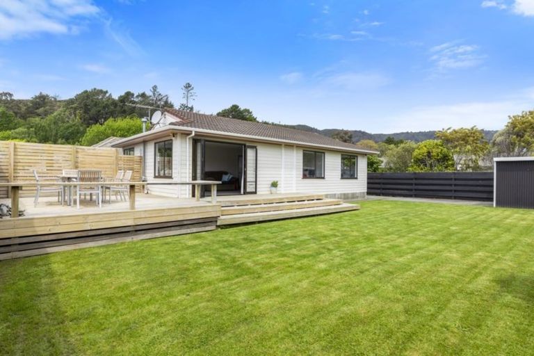 Photo of property in 2/18 Montgomery Street, Stokes Valley, Lower Hutt, 5019