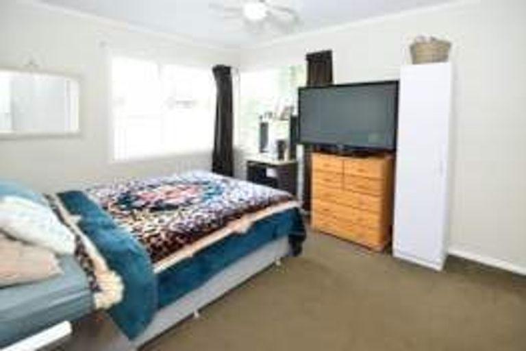 Photo of property in 1/330 Glenfield Road, Glenfield, Auckland, 0629