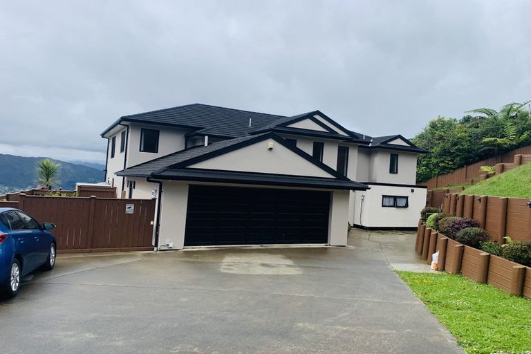 Photo of property in 38 Arahiwi Grove, Tirohanga, Lower Hutt, 5010