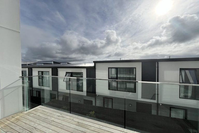 Photo of property in 31 Hinonga Loop, Silverdale, 0932