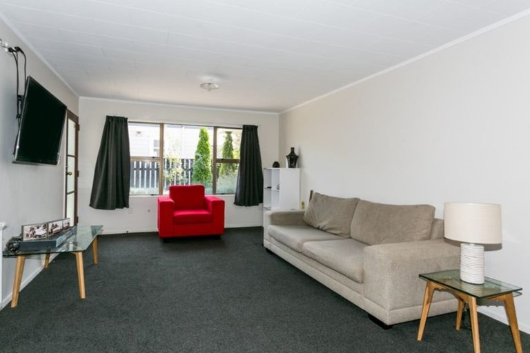 Photo of property in 2/802 Victoria Street, Parkvale, Hastings, 4122