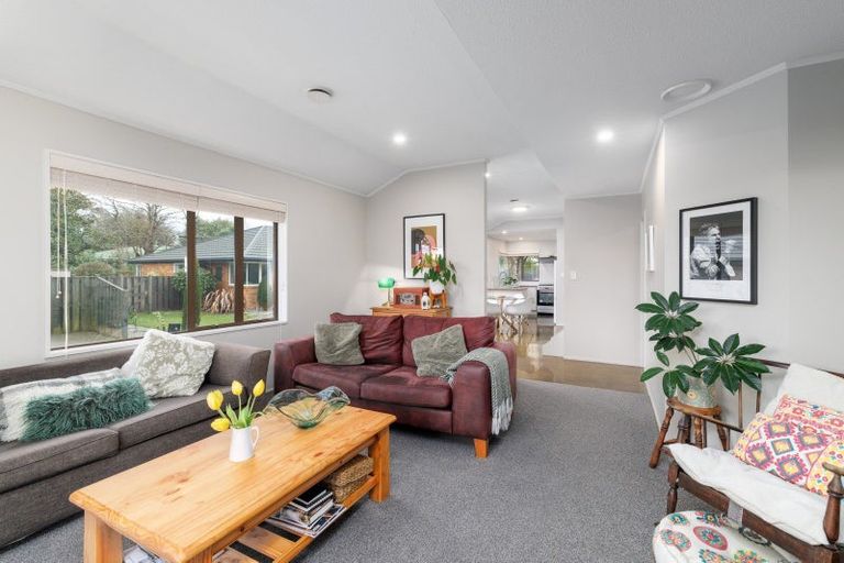 Photo of property in 10 Castle Way, Beckenham, Christchurch, 8023