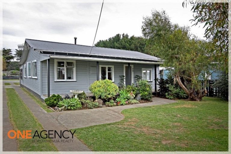 Photo of property in 27 Punga Street, Tangimoana, 4822