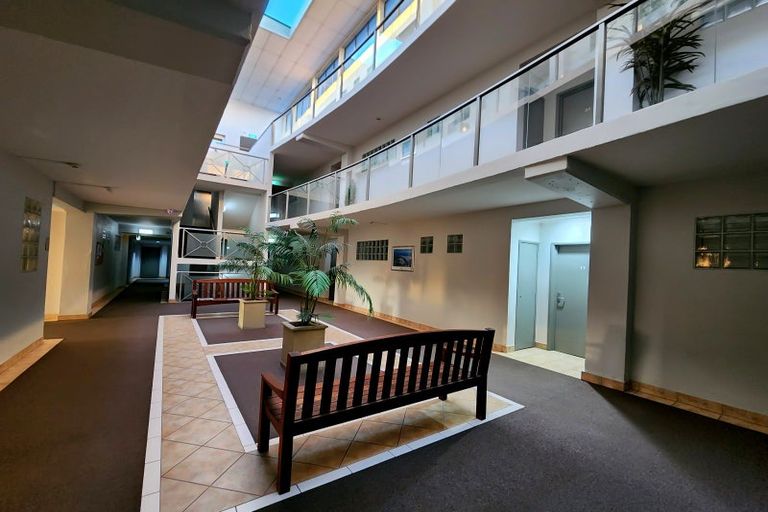 Photo of property in Paramount Apartments, 4/281 Maunganui Road, Mount Maunganui, 3116