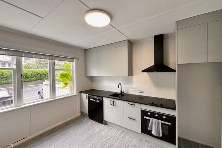 Photo of property in 45 Milton Road, Bluff Hill, Napier, 4110