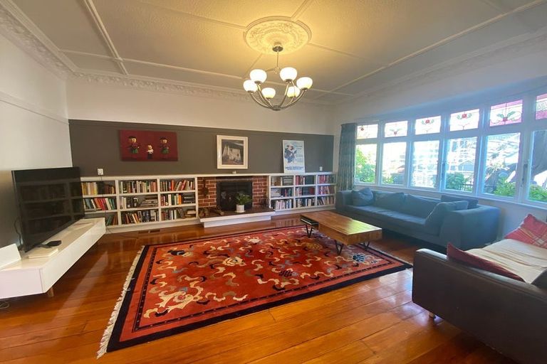 Photo of property in 327 The Terrace, Te Aro, Wellington, 6011