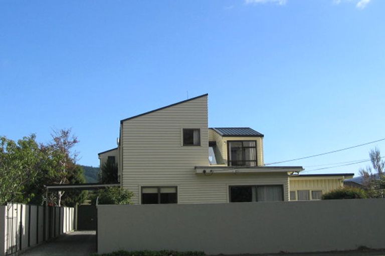 Photo of property in 48 Heretaunga Square, Silverstream, Upper Hutt, 5019