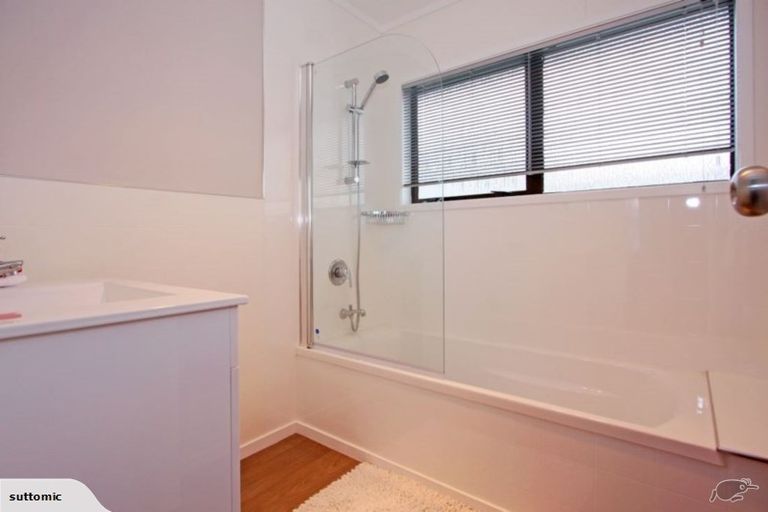 Photo of property in 75a Willis Road, Papakura, 2110