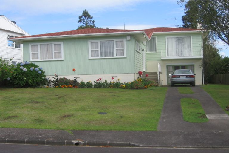 Photo of property in 22 Mcbreen Avenue, Northcote, Auckland, 0627
