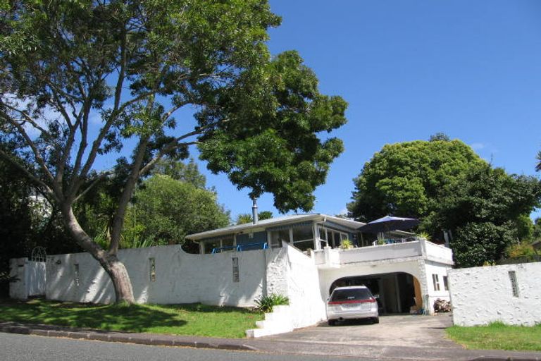 Photo of property in 79 Vandeleur Avenue, Birkdale, Auckland, 0626