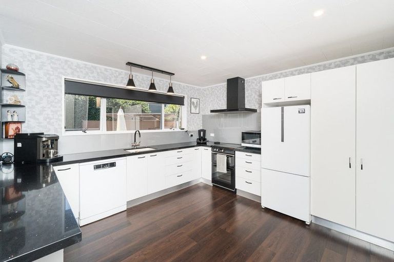 Photo of property in 3 Gainsborough Grove, Highbury, Palmerston North, 4412