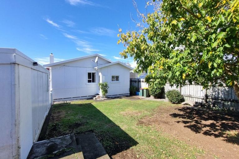 Photo of property in 26 Paynters Avenue, Strandon, New Plymouth, 4312