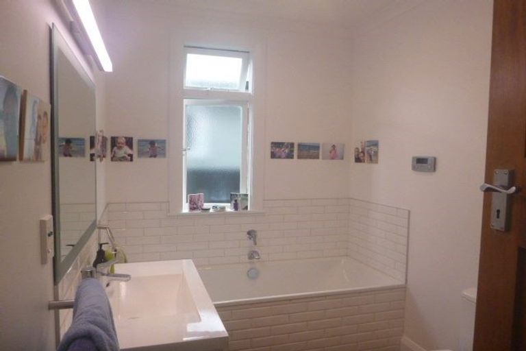 Photo of property in 32 Weka Street, Miramar, Wellington, 6022