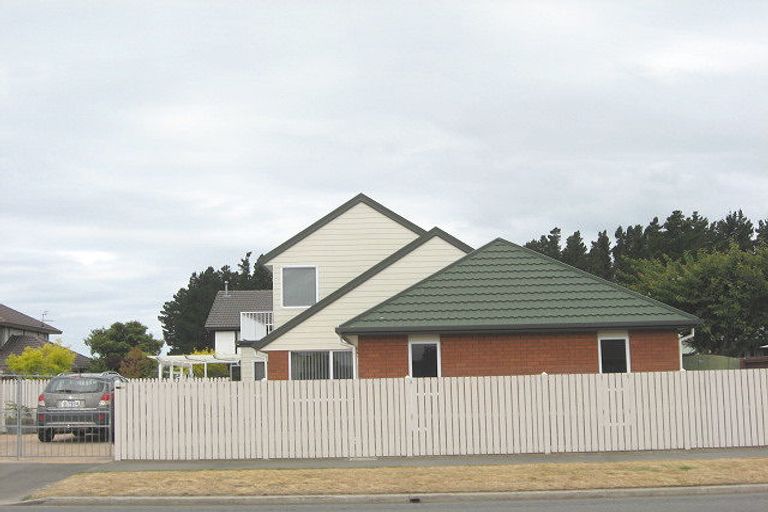 Photo of property in 492 Bower Avenue, Parklands, Christchurch, 8083