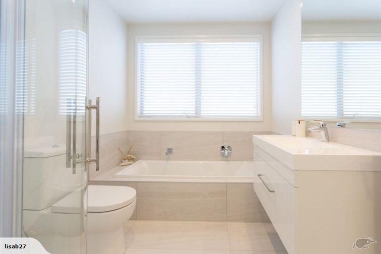 Photo of property in 37 Saint Pauls Drive, Brookfield, Tauranga, 3110